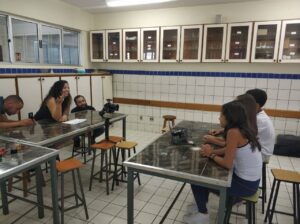 Julho está se esvaindo como areia pelas mãos, e agosto, com sua energia vibrante e promissora, já se anuncia no horizonte. Com ele, chega a tradicional corrida por matrículas nas escolas e faculdades de Brasília e do Distrito Federal. É um período frenético, marcado por pais e alunos em busca da instituição ideal para o ano letivo de 2025. E é neste momento crucial que a decisão de investir em uma estratégia de marketing educacional se torna o grande diferencial para o sucesso da sua instituição. Por que agosto é o momento ideal para a sua estratégia?