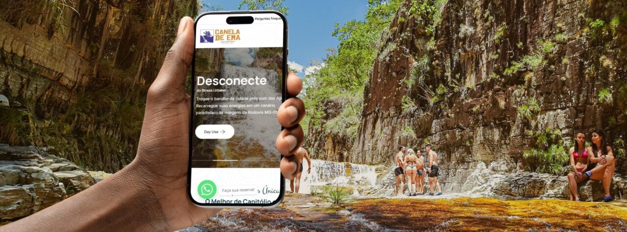 Ecoturismo de Alta Conversão em Capitólio - MG: A Transformação Digital do site da Cachoeira Canela de Ema. No turismo de experiência, a viagem do seu cliente começa no Google. Se o seu site não transmite a magia do lugar, ele fecha a aba e reserva com o concorrente. O complexo Cachoeira Canela de Ema é um dos destinos mais deslumbrantes de Capitólio, Minas Gerais. Com infraestrutura completa, restaurante mineiro e acessibilidade, eles entregam uma experiência premium na vida real. Mas havia um gargalo silencioso: o ambiente digital. O site antigo era engessado, com design ultrapassado e não refletia a grandiosidade do parque. Era um site que apenas "dava recados", mas não inspirava o turista a pegar a estrada. A Agência Carcará foi acionada para um Redesign completo. Nossa missão não era apenas criar um site bonito. Era construir uma plataforma de conversão e encantamento.