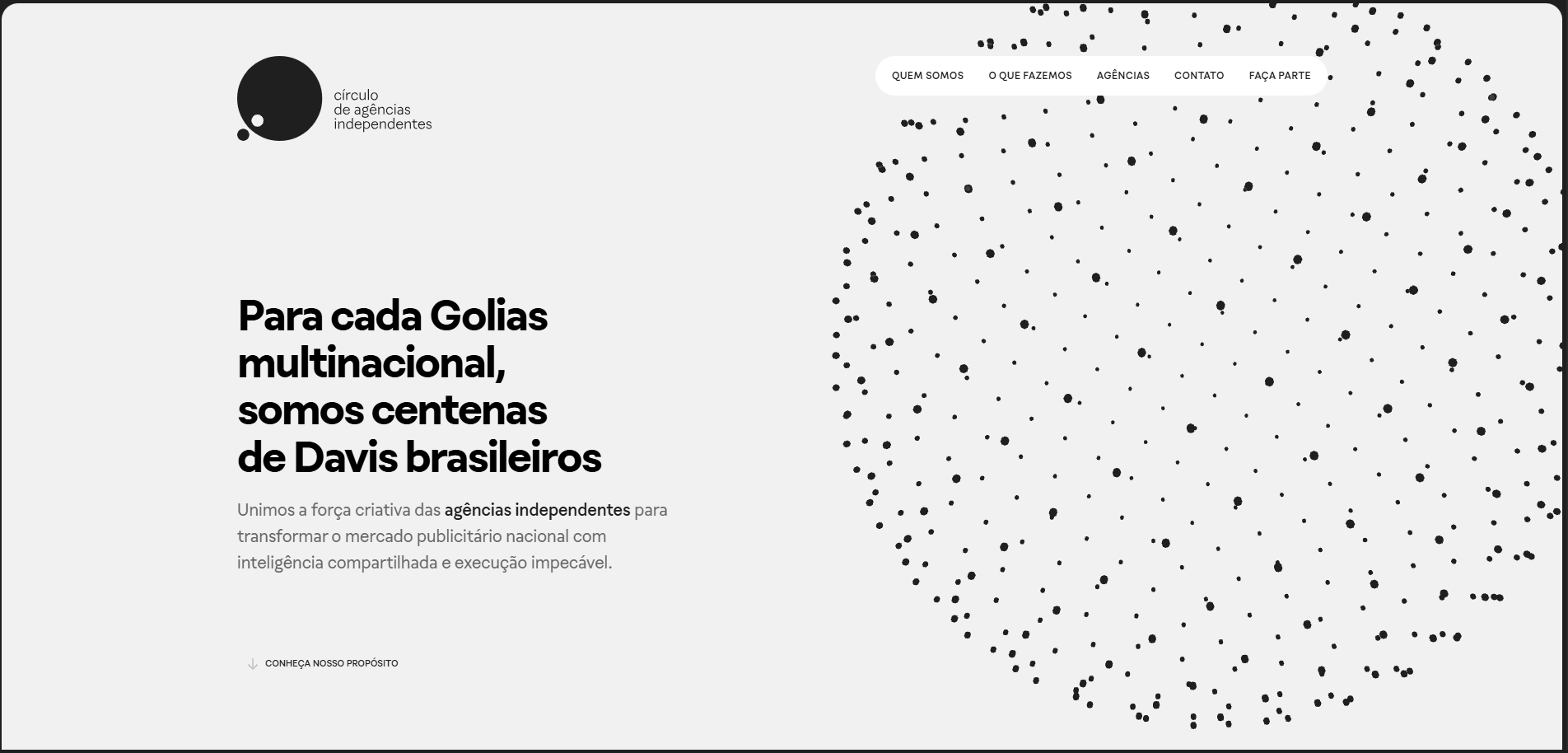 Há uma frase histórica que define com precisão o momento que a publicidade brasileira vive: “Para cada Golias multinacional, somos centenas de Davis brasileiros.” Durante décadas, o mercado publicitário acostumou-se a olhar para os grandes conglomerados e holdings globais como o único padrão de escala. Mas o jogo mudou. Agilidade, profundidade estratégica, relacionamento direto com quem decide e liberdade criativa sem amarras corporativas tornaram-se os atributos mais valiosos para empresas que buscam resultados de verdade. É desse movimento de coragem e união que nasce um marco importante para a comunicação nacional: o Círculo de Agências Independentes acaba de lançar seu primeiro canal oficial (circulo.ag), centralizando a voz, as iniciativas e os projetos de mais de 190 agências de marketing, publicidade e propaganda espalhadas por todo o Brasil. E a Agência Carcará tem o orgulho de fazer parte ativa desse coletivo desde o seu surgimento.